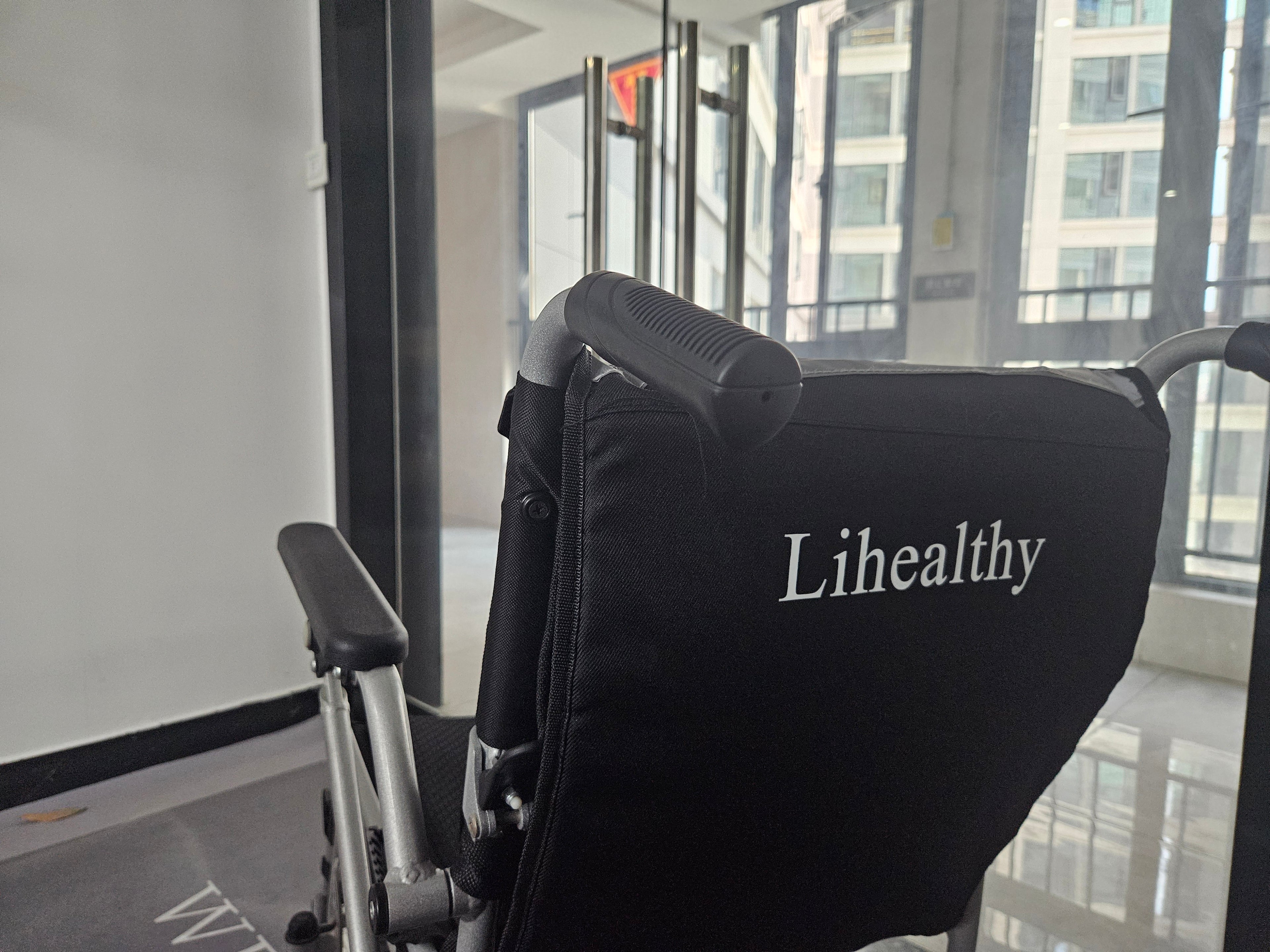 Lihealthy LiFlex Pure Lightweight Manual Wheelchair – Adjustable & Foldable