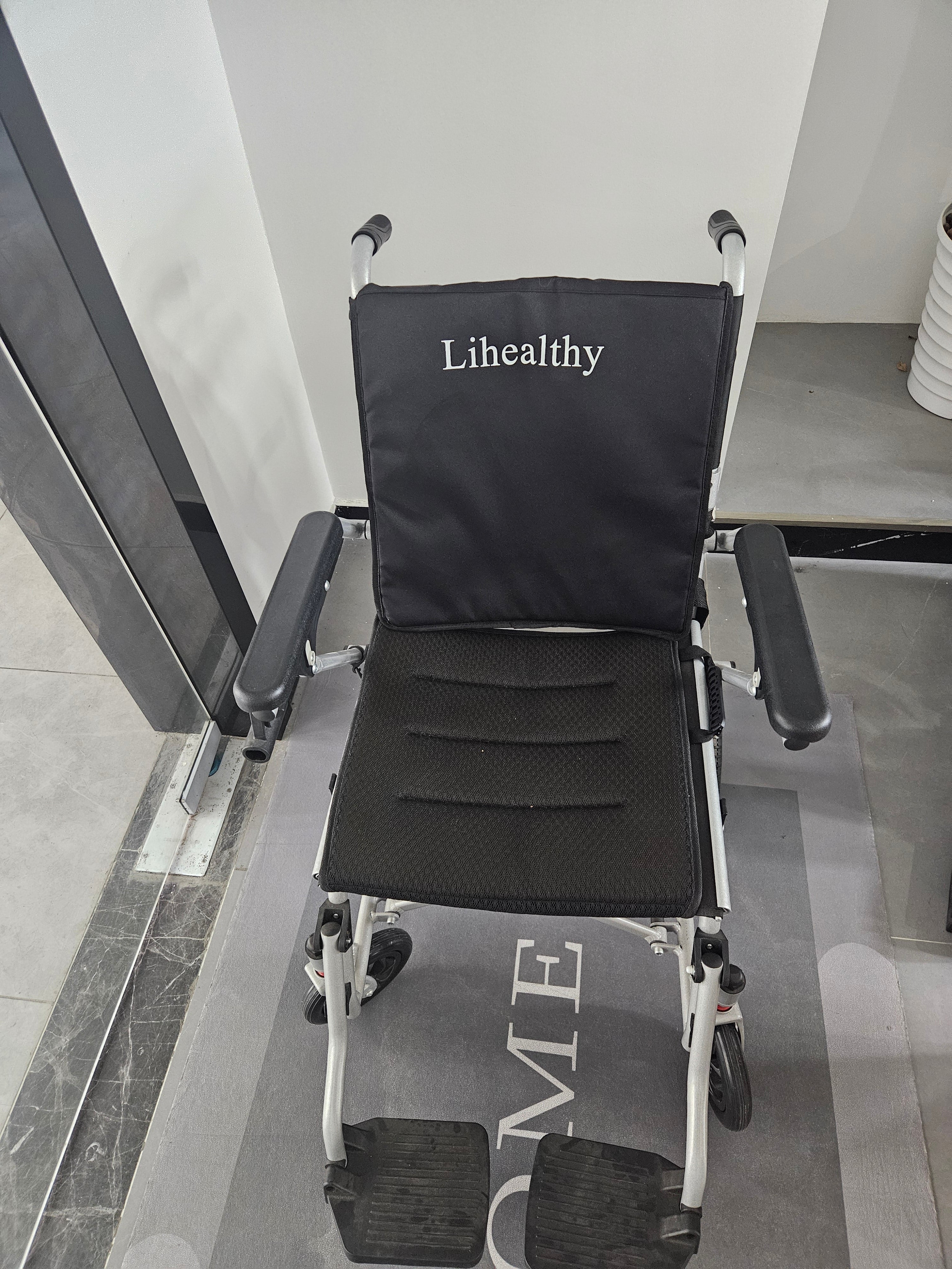 Lihealthy LiFlex Pure Lightweight Manual Wheelchair – Adjustable & Foldable